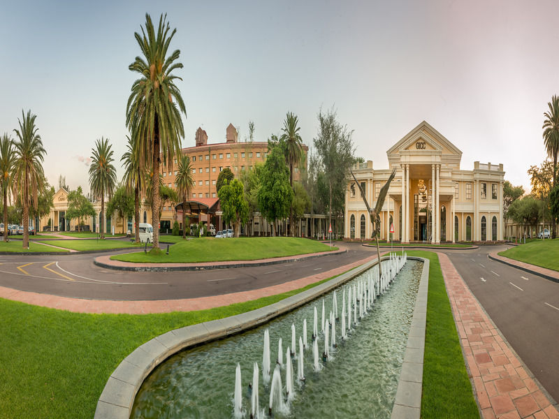 Peermont Walmont At The Grand Palm, Gaborone Hotel Exterior photo